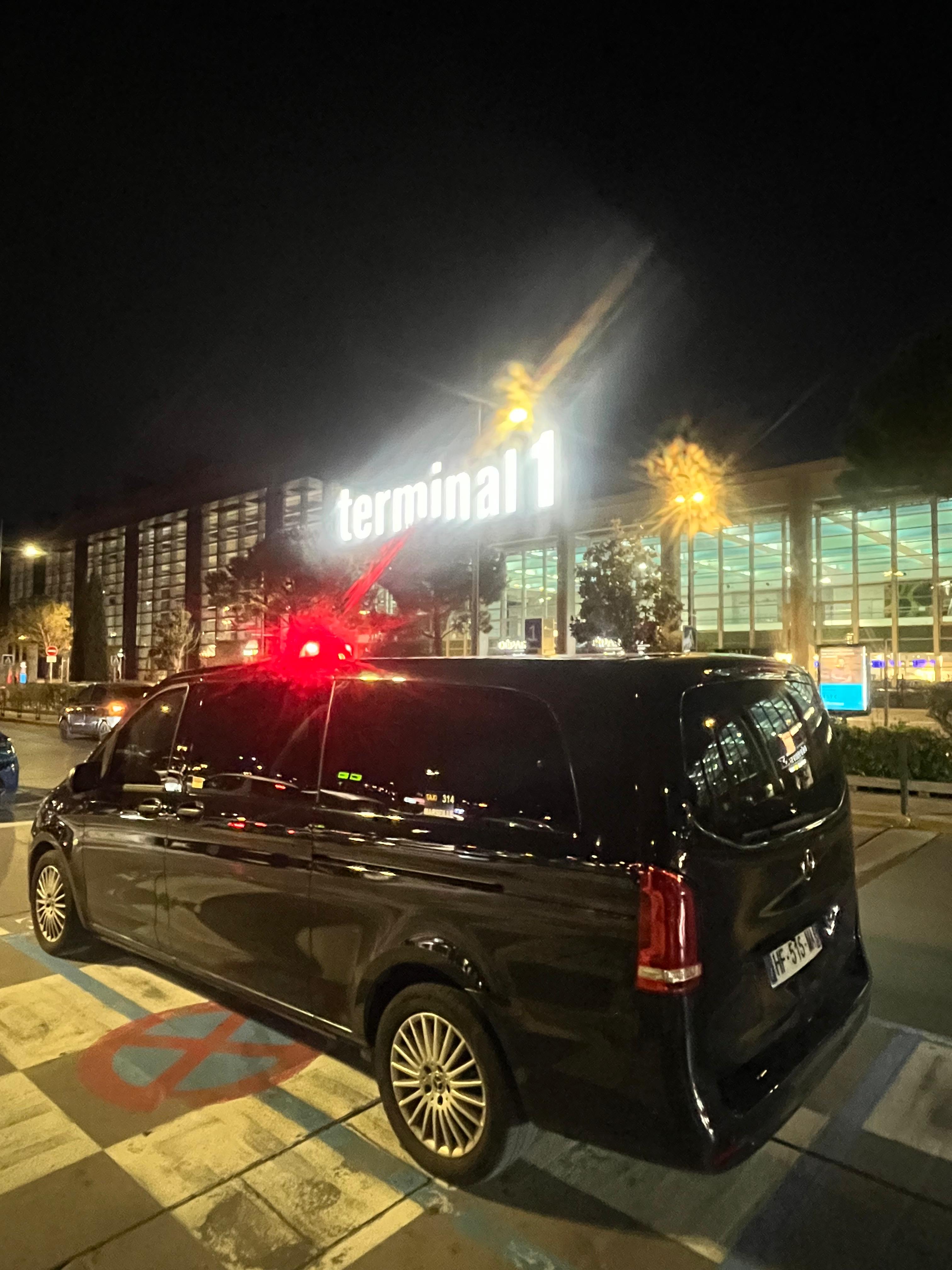 Taxi Aéroport Marseille Marignane (MRS) : Transferts 24/7, Tarifs & Guide Complet
