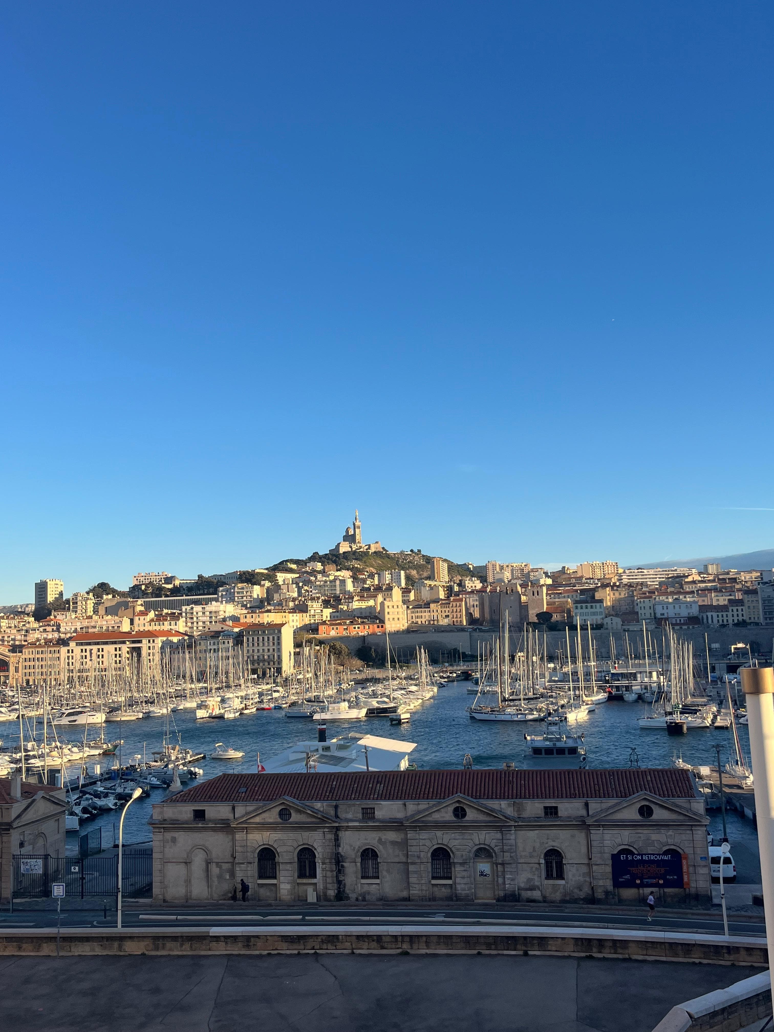 City tour Marseille — visite du Vieux-Port en taxi privé